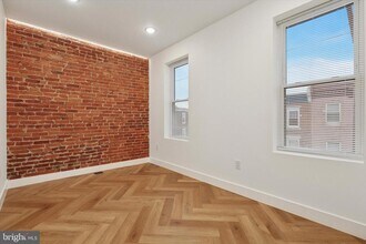 1438 Tasker St in Philadelphia, PA - Foto de edificio - Building Photo