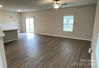 2131 Transatlantic Ave in Charlotte, NC - Building Photo - Building Photo