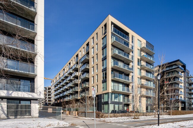 1548 des Bassins in Montréal, QC - Building Photo - Building Photo
