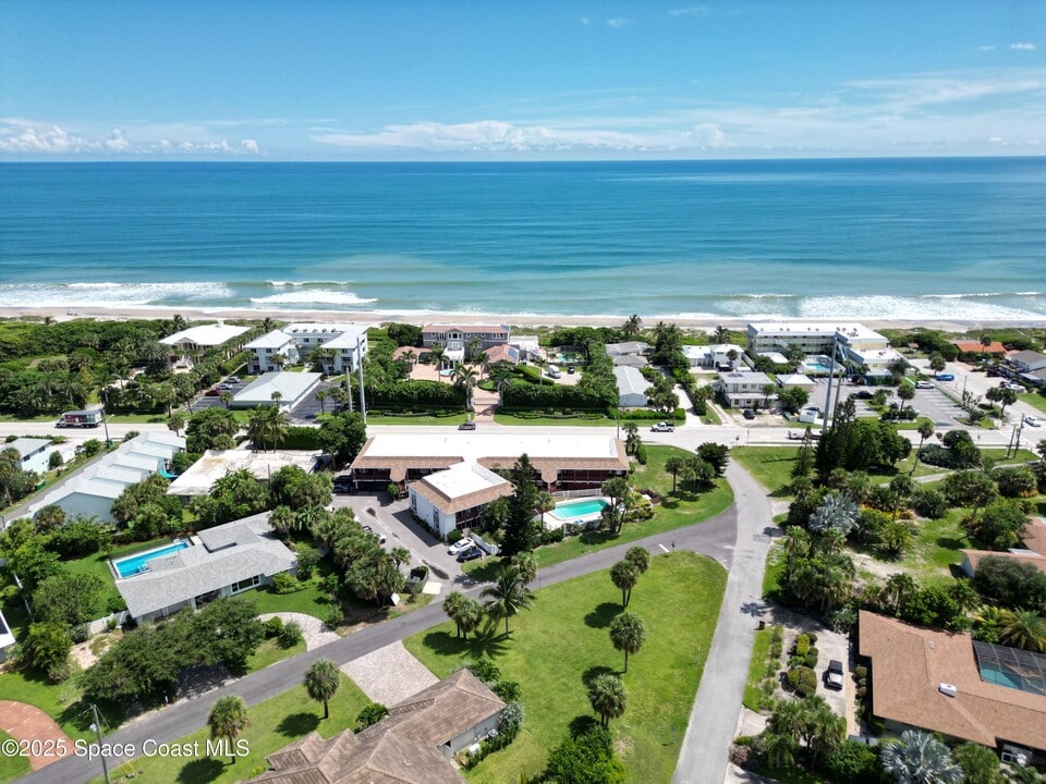 1318 S Miramar Ave in Indialantic, FL - Building Photo