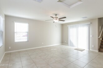 8217 West Odeum Ln in Phoenix, AZ - Building Photo - Building Photo