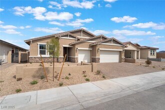 1044 Forest Falcon Dr in Henderson, NV - Building Photo - Building Photo