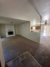 2068 Glengary Dr in Redding, CA - Building Photo - Building Photo