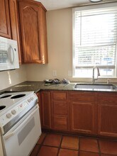 25 W Perry Ln in Savannah, GA - Building Photo - Building Photo
