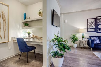 Hilltop at Shavano in San Antonio, TX - Building Photo - Building Photo