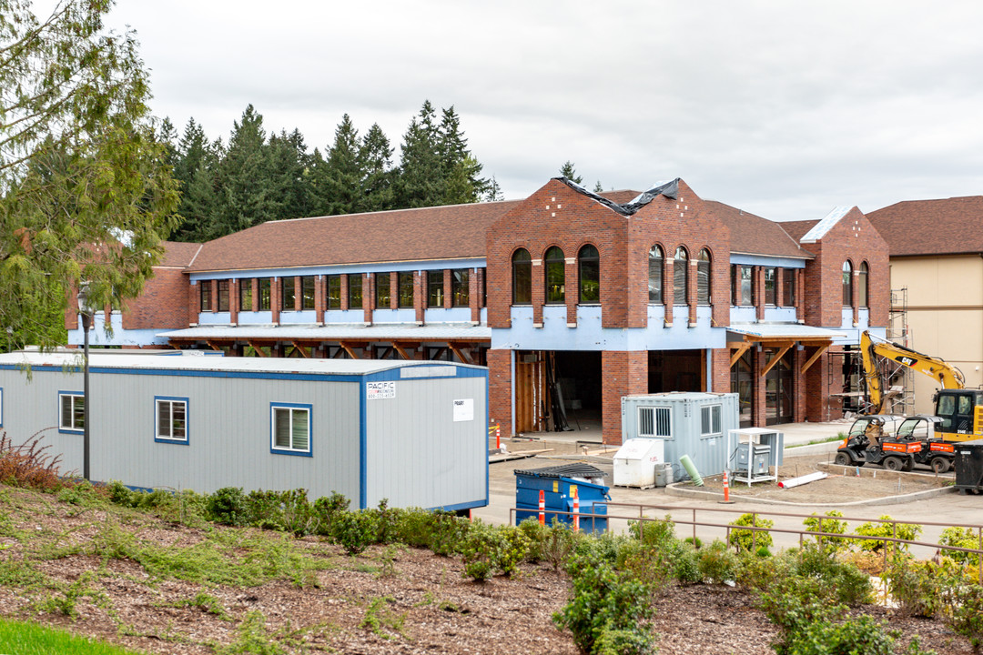 Mary Woods in Lake Oswego, OR - Building Photo