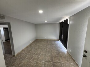 3391 Brussels St in Las Vegas, NV - Building Photo - Building Photo