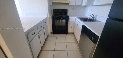 5861 NW 16th Pl in Sunrise, FL - Building Photo - Building Photo