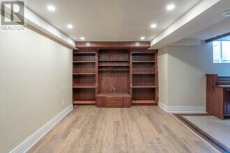 1609 Hollywell Ave in Mississauga, ON - Building Photo - Building Photo