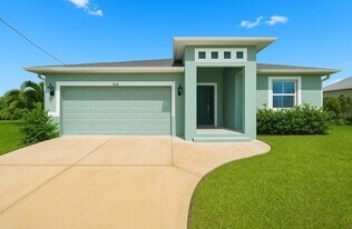109 Turtle Dr, Unit 012 in Rotonda West, FL - Building Photo