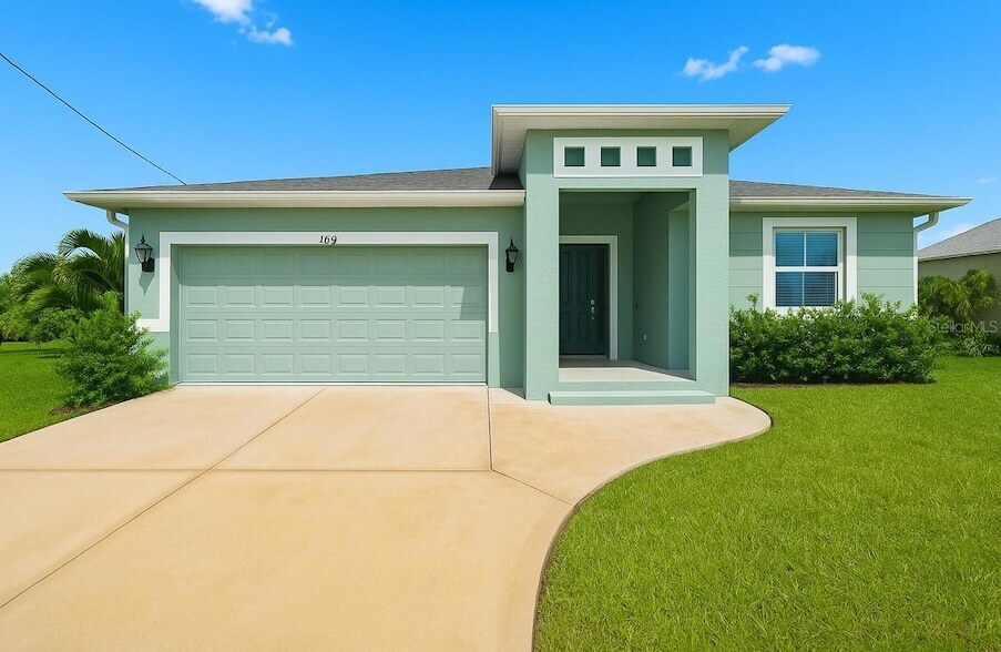 109 Turtle Dr, Unit 012 in Rotonda West, FL - Building Photo
