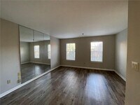 1142 N Jamestown Rd photo'