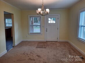 2424 Statesville Ave in Charlotte, NC - Building Photo - Building Photo