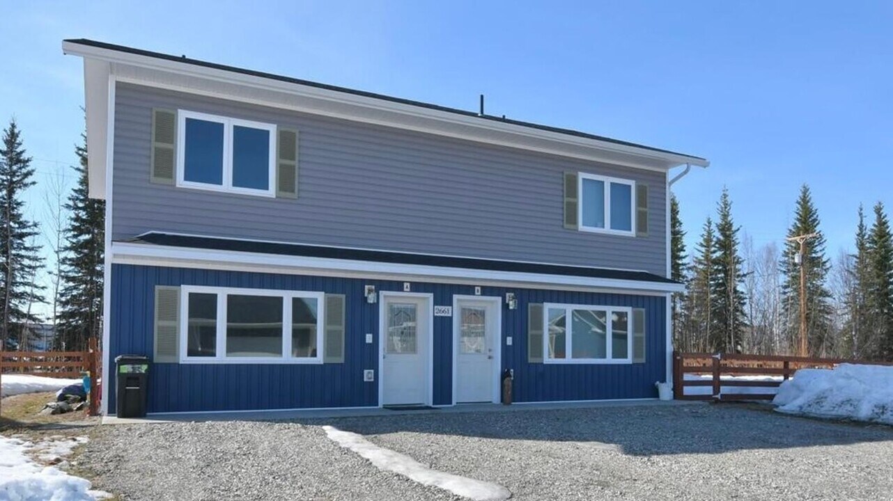 2661 War Eagle Ct in North Pole, AK - Building Photo
