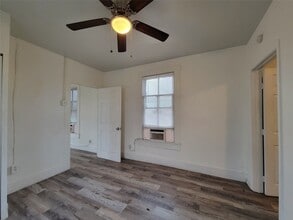 3913 Winnie St in Galveston, TX - Building Photo - Building Photo