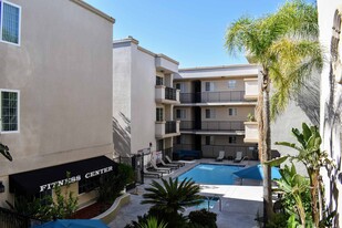 Regency at Sherman Oaks Apartments