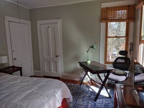 363 Laurel St, Unit Studio in Hartford, CT - Building Photo - Building Photo