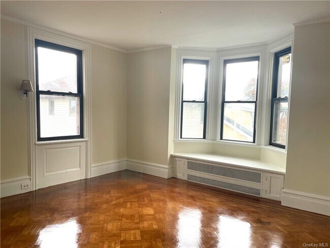 22 Soundview St-Unit -2 in New Rochelle, NY - Building Photo - Building Photo