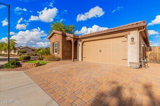 12158 W Desert Moon Way in Peoria, AZ - Building Photo - Building Photo