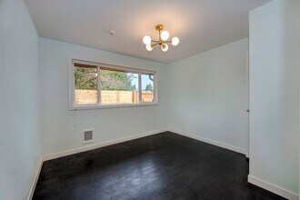 8305 224th St SW in Edmonds, WA - Building Photo - Building Photo