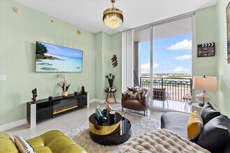 550 Okeechobee Blvd, Unit LPH18 in West Palm Beach, FL - Building Photo - Building Photo