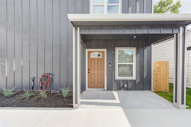 3433 Lydia St in Houston, TX - Foto de edificio - Building Photo