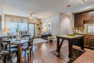 7490 Coronado Ave in Dallas, TX - Building Photo - Building Photo