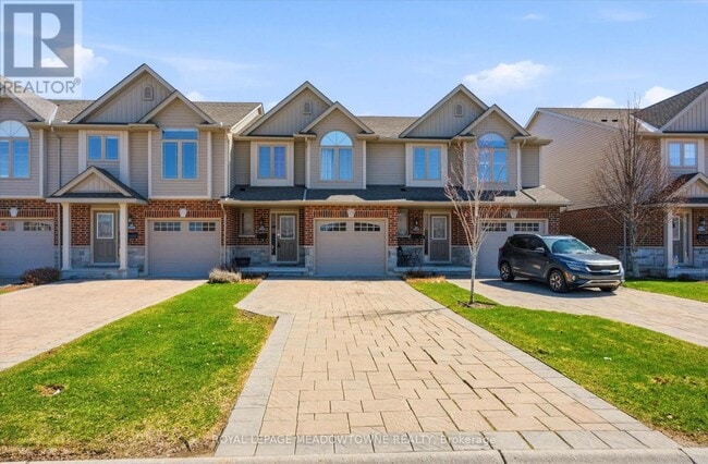 property at 3423 Castle Rock Pl