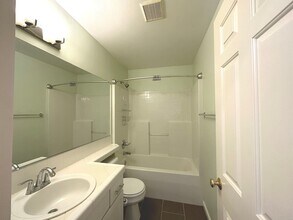 11723 114th Pl NE in Kirkland, WA - Building Photo - Building Photo