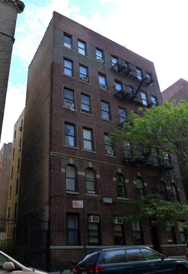 831 W 176th St in New York, NY - Building Photo - Building Photo