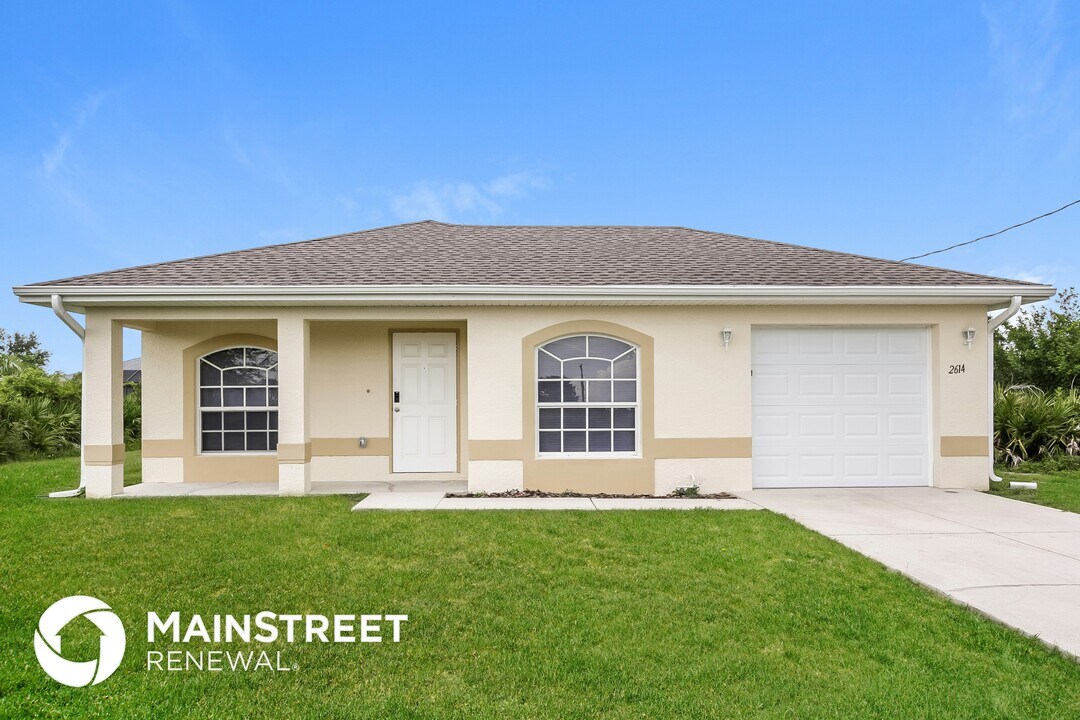 2614 72nd St W in Lehigh Acres, FL - Building Photo