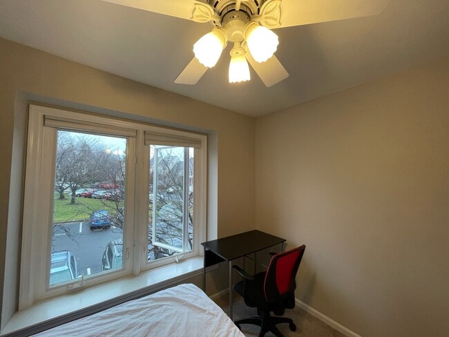 1063 Nicklaus Ct in Herndon, VA - Building Photo - Building Photo