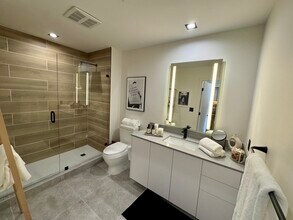 51 NW 20th St, Unit A1 in Miami, FL - Building Photo - Building Photo
