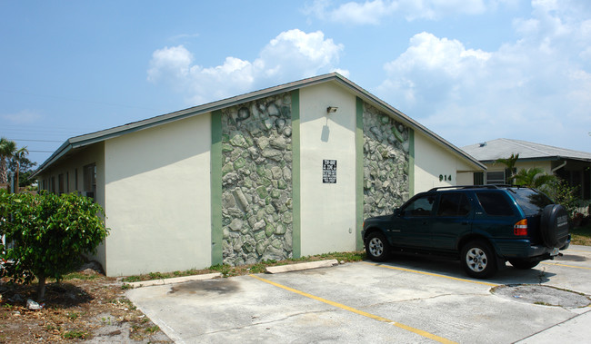 914 N Federal Hwy in Lake Worth, FL - Building Photo - Building Photo