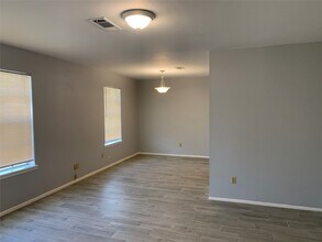 11602 Roos Rd in Houston, TX - Building Photo - Building Photo