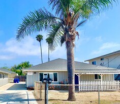 6794 Del Playa Dr in Goleta, CA - Building Photo
