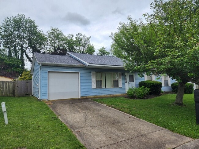 13 Honeysuckle Ln in Newark, DE - Building Photo - Building Photo