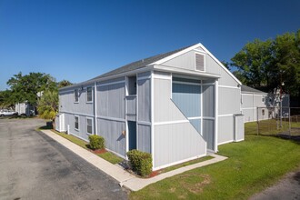 Park Place Apartments in Orange Park, FL - Foto de edificio - Building Photo