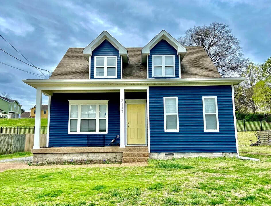 2117 Bransford Ave in Nashville, TN - Building Photo