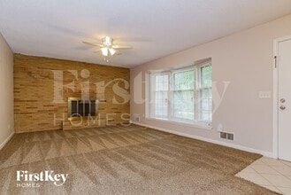 9109 E 58 Terrace in Raytown, MO - Building Photo - Building Photo