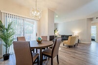 600 Grove Pky photo'