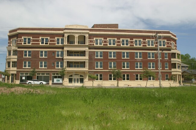 Home Harbor Hot Springs in Hot Springs National Park, AR - Foto de edificio - Building Photo
