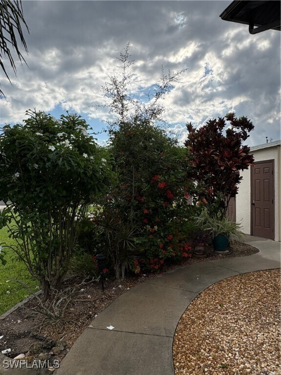 3720 SE 10th Ave in Cape Coral, FL - Building Photo - Building Photo