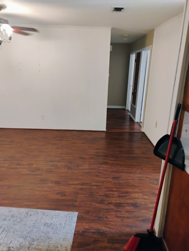 1015 Louise Ln in Wake Village, TX - Building Photo - Building Photo