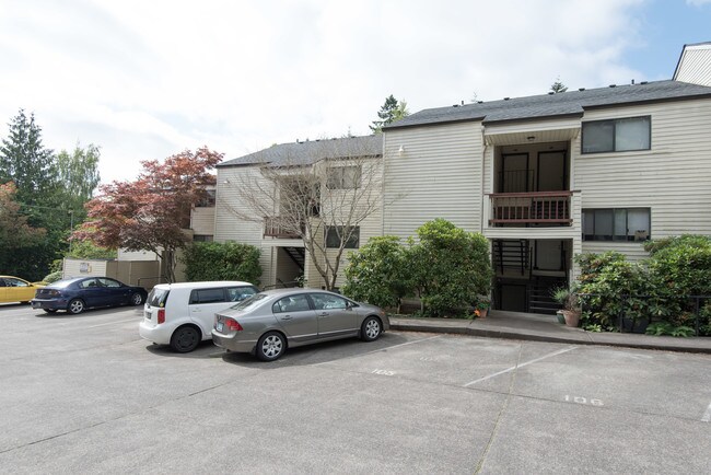 Second Wind Apartments in Portland, OR - Foto de edificio - Building Photo