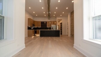 4747 N Beacon St in Chicago, IL - Building Photo