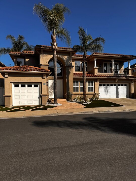 3 Trieste in Irvine, CA - Building Photo