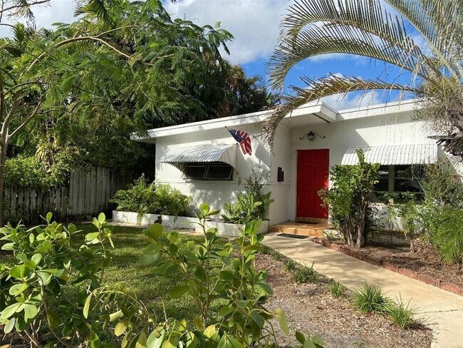 1935 Adams St in Hollywood, FL - Building Photo - Building Photo