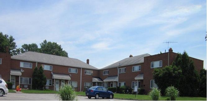 Empire Townhomes in Wickliffe, OH - Building Photo