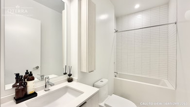 86 Dundas St E in Mississauga, ON - Building Photo - Building Photo